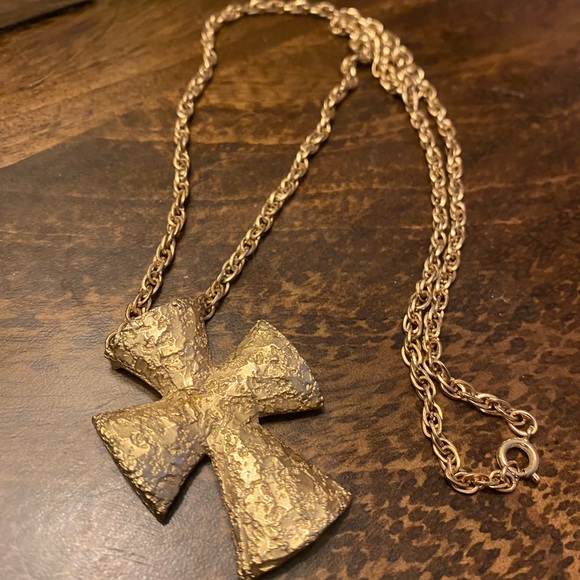 Coventry Gold Textured Chunky Cross Necklace - Picture 1 of 5